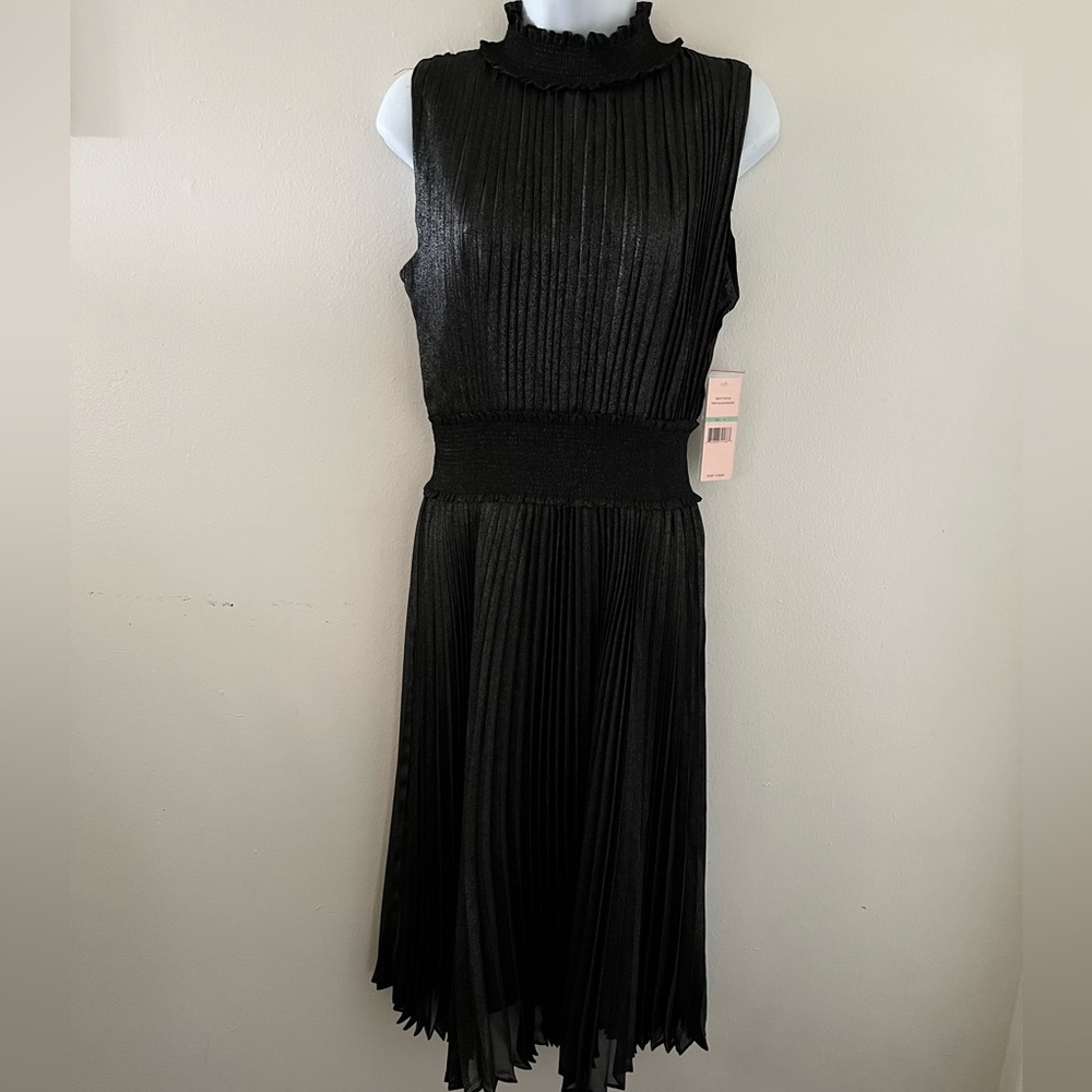 Sleeveless Black Pleated Midi Dress